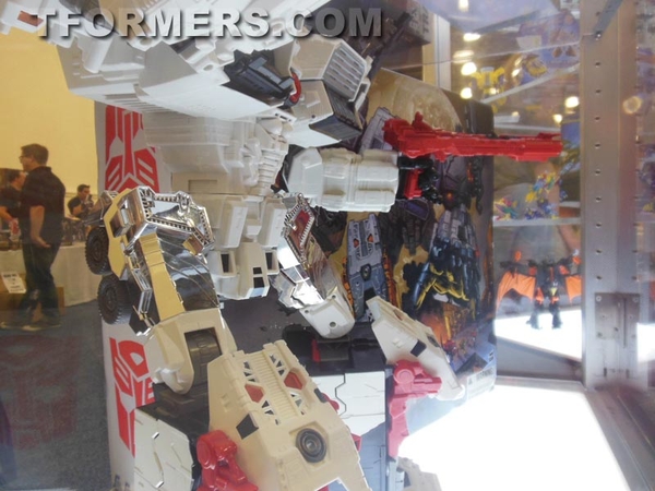 BotCon 2013   Transformers SDCC Images Gallery Metroplex, G1 5 Pack, Shockwaves' Lab  (42 of 101)